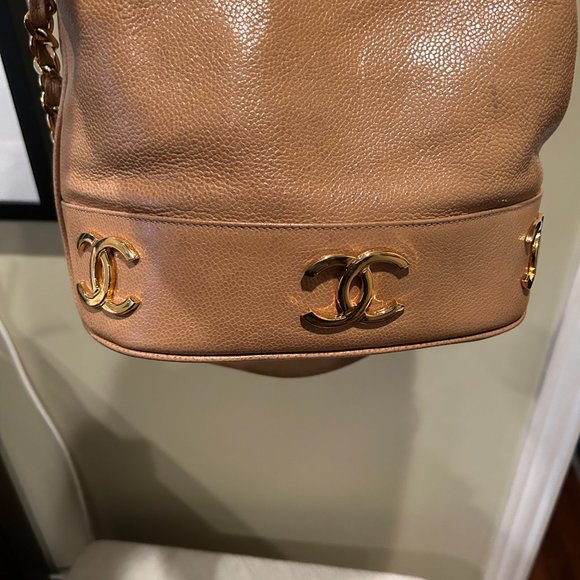 CHANEL VINTAGE Triple CC Bucket Bag - Almost New-hardly been used - Picture 4 of 8